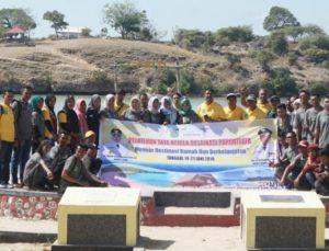 Puluhan Pelaku Wisata ‘Cicipi’ Keindahan Pantai Lariti
