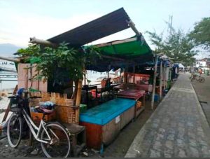 Rusak Eksotis Gili Trawangan, PKL Sepanjang Pantai akan Ditertibkan