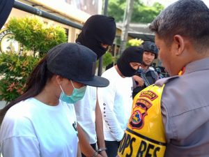 Cewek Cantik Ini Digerebek Pesta Sabu Bareng Dua Cowok di Mataram