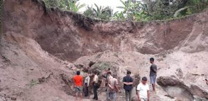 Sopir dan Mobil Pengangkut Material Tambang Ilegal di Lingsar Diamankan
