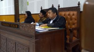 Korupsi Dana Bos, Mantan Kepsek dan Bendahara Dihukum 1,5 Tahun