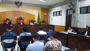 Lihat Dua Plastik Duit Suap, Kurniadie: Aduh Banyak Banget, Gimana Cara Bawanya