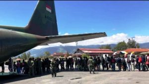 77 Warga Bima Dipulangkan Pakai Pesawat Hercules, Ini Jadwalnya