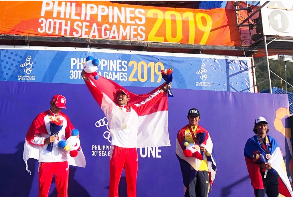 Peselancar Asal Dompu Sumbang Medali Emas SEA Games untuk Indonesia