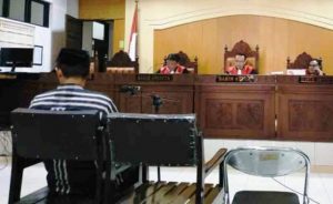 Dana Desa Habis untuk Foya-foya dan Karokean, Kades di NTB Dituntut 7 Tahun 6 Bulan
