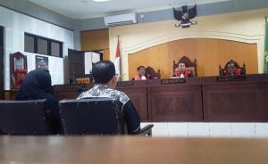 Terdakwa Korupsi Tunjangan Guru di Bima Menangis setelah Dituntut 2,5 Tahun