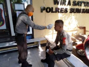 Baru Pulang dari Luar Daerah, Anggota Polri di Sumbawa Diperiksa Kesehatan