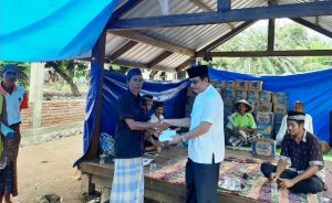 Anggota DPD Asal NTB Bantu Korban Banjir di Lotim