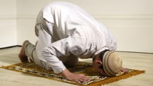 Tata Cara Salat Idul Fitri di Rumah, Berjamaah maupun Sendiri