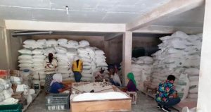 Polisi Segel Gudang Produksi Terigu Oplosan di Mataram