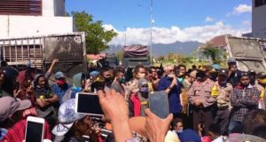 Warga Langgudu ogah pulang sebelum tuntutan pengaspalan jalan dipenuhi