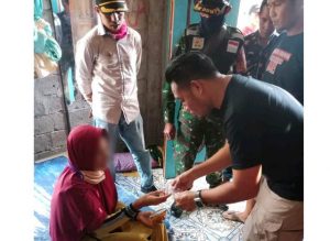 Seorang perempuan di Dompu disergap polisi saat transaksi sabu dengan dua pria