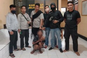 Gara-gara menolak dibelikan ikan, seorang pemuda di Bima tusuk temannya pakai belati