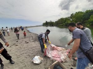 Diduga dibuang, jasad bayi terbungkus plastik ditemukan mengapung di sungai Meninting