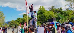 Tuntut Kesejahteraan Petani, Laskar Tani Donggo-Soromandi Seruduk Kantor DPRD Bima