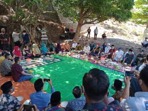 Sambangi Kades di Soromandi Bima, Gubernur Serap Aspirasi Masyarakat