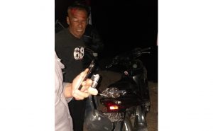 Panik dikejar polisi, maling motor asal Kota Bima terjungkal di aspal