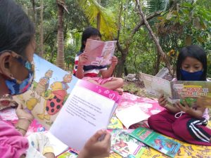 Di Tengah Pendemi, Lentera Aksara Galakkan Kegiatan Mobile Library