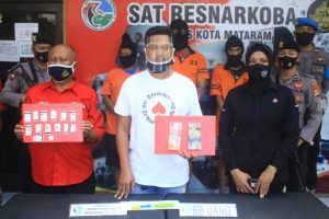 Jualan tramadol, nenek 60 tahun di Lombok ditangkap polisi