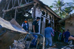 Puluhan Rumah di KLU Hangus Terbakar, Gubernur Turun Berikan Bantuan