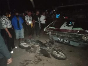 Kecelakaan di Cakra Mataram, mobil pick up seruduk tiga motor, satu luka parah