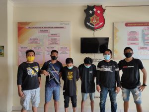 Polisi Bekuk Dua Pencuri 100 Gram Emas Milik Pedagang Bakso di KSB