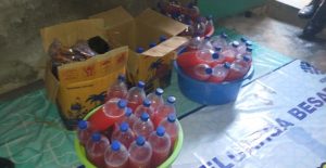 Razia gabungan, 122 botol miras oplosan diamankan di Labuhan Haji Lotim 