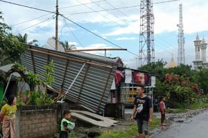 Angin puting beliung rusak 14 rumah di Lombok Tengah