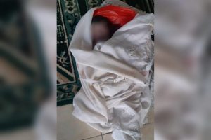 Awalnya dikira anak kucing, pas dibuka ternyata ada mayat bayi di dalam kantong plastik