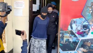 Tante pengedar sabu ditangkap polisi saat tunggu pembeli di gang kubur Karang Bagu Mataram