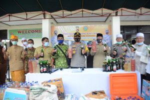 Polres Lotim musnahkan 3.280 liter miras, lima orang penjual diamankan