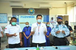 Dua warga Lotim selundupkan sabu senilai Rp700 juta lewat dubur dan kondom ditangkap di Bandara Lombok