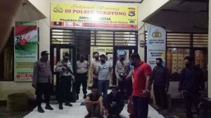 Kedapatan bawa 10 poket sabu, tiga orang ditangkap polisi, salah satunya seorang pelajar