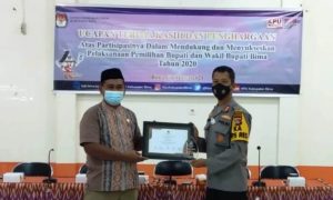 Kapolres Bima Raih Penghargaan dari KPU Bima