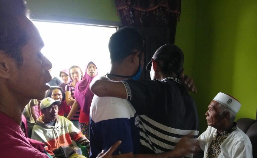 Gara-gara dituduh curi sandal jepit, dua pria bertetangga di Dompu nyaris berkelahi