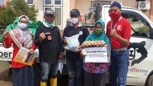 PT Telkom Bima Salurkan Bantuan untuk Korban Banjir