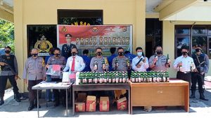 Operasi Pekat, Polres Bima tangkap 12 penjudi dan 3 penjual miras