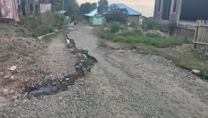 Jalan tiga desa di Donggo rusak parah, pemda diminta jangan tutup mata