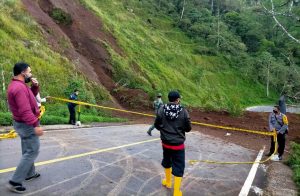 Waspada ! jalur wisata Pusuk Sembalun Lombok Timur kembali longsor
