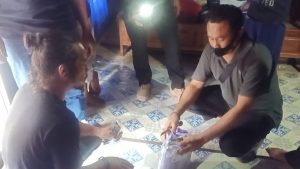 Pria Asal Langgudu Bima Disergap Polisi saat Ambil Paket Berisi Ganja