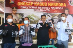 Bos Narkoba Asal Sumbawa Ditangkap Polisi saat Ambil Paket Sabu 1 Kilo di Senggigi