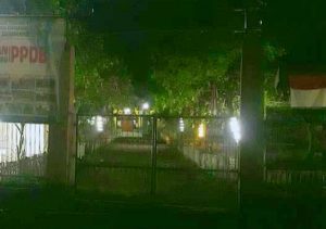 SMAN 1 Soromandi Percantik Lingkungan Sekolah dengan Lampu Hias