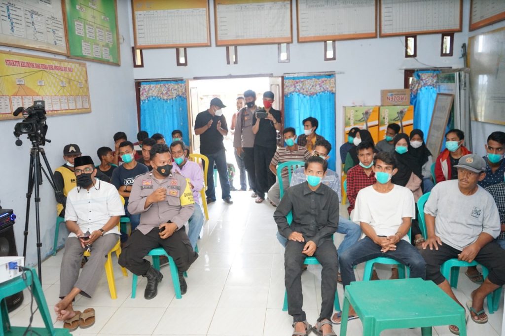 Gandeng The Big Family, Pemdes Sondosia Bima Adakan Suluh Hukum Narkoba