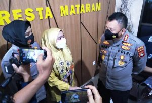 Jual Online Kosmetik Ilegal, Wanita Muda di NTB Ditangkap Polisi