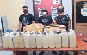 Polisi Sita 12 Jerigen Miras di Kampung Tangguh Narkoba Kota Bima