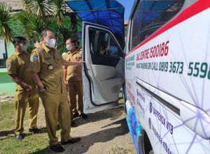 Dekatkan Pelayanan, Pemerintah KLU Hibahkan Mobil Samsat Ke Provinsi