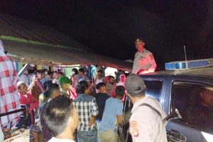 Malam-malam Berduaan dengan Pria Lain, Wanita Bersuami di Punti Bima Digerebek Warga