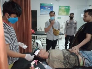 Mabuk Bareng, Cekcok, Tebas Kepala Teman