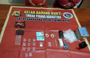 Gerebek Rumah Cewek Terduga Pengedar Sabu di Sape Bima, Polisi Dilempari Batu