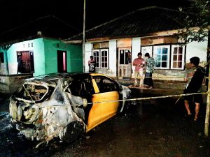 Mobil Honda Brio Terbakar, Polisi Temukan Korek Api di Dekat Lokasi